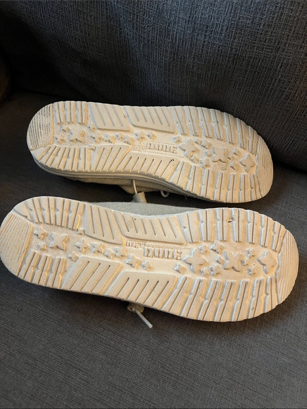 Hey Dude Women’s Wendy stretch Sparkling Beige Sneakers Size 9